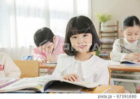 Happy children concept, a portrait of asian children smiling 052 67391680