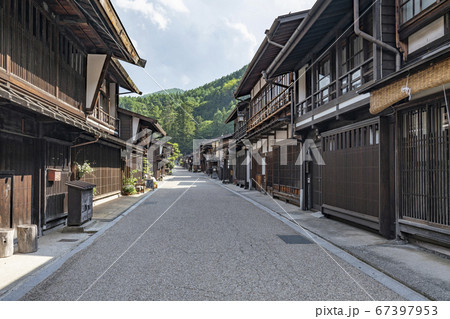 中山道木曽路　奈良井宿の風景 67397953