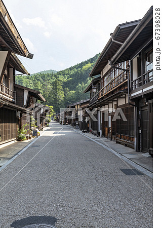 中山道木曽路　奈良井宿の風景 67398028