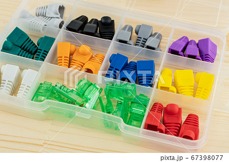 box full of caps and connector for wire rj 45 67398077