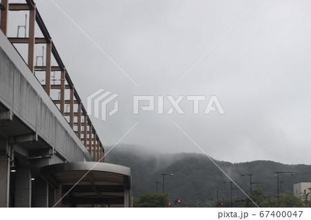 本宿駅　名鉄　霧　靄　名鉄本宿駅 67400047