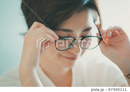 アラサーメガネ女子 アラサーメガネ女子 67400111