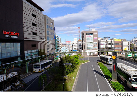 ペデストリアンデッキから見た八王子駅南口 67401176