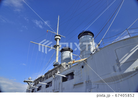 【神奈川】三笠公園　青空をバックにした記念艦三笠 67405852