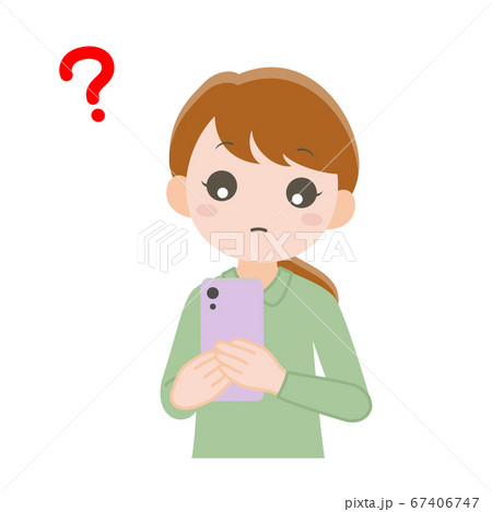 スマホを見て疑問を感じている女性 スマホを見て疑問を感じている女性 67406747