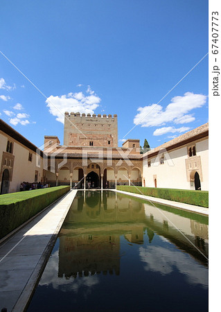アラヤネスのパティオ・ナスル宮殿（アルハンブラ宮殿）スペイン 67407773