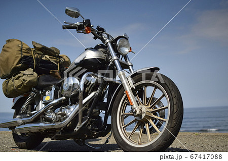キャンプツーリングの道中　海岸にて 67417088
