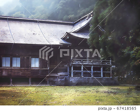 大神山神社奥宮本殿と幣殿 鳥取県大山のイラスト素材