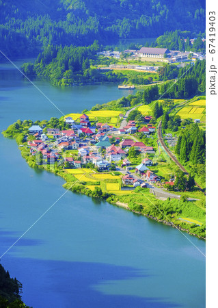 初夏の大志集落（縦） 67419403