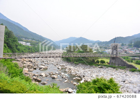 木曾川に架かる桃介橋 67420088