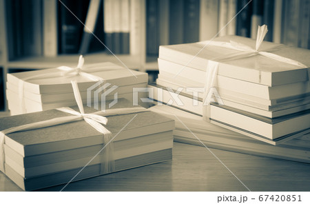 本の断捨離 書籍の処分 引越しで蔵書整理 遺品整理 本棚 本の断捨離 書籍の処分 引越しで蔵書整理 遺品整理 本棚 67420851