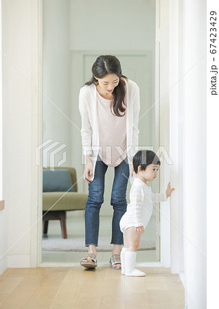 ママ 母 お母さん 67423429