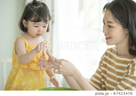 ママ 母 お母さん 67423476