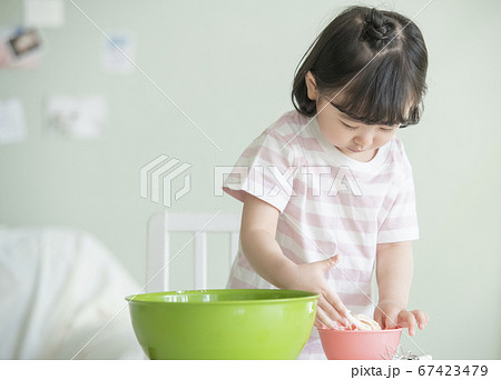 女性 女 女の子 67423479