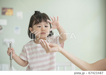 女性 女 女の子 67423487