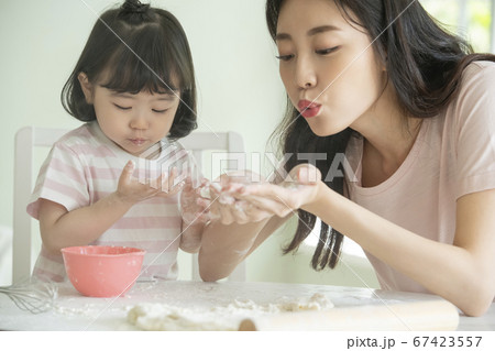 女性 女 女の子 67423557