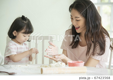 ママ 母 お母さん 67423568