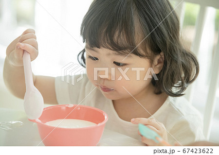 女性 女 女の子 67423622