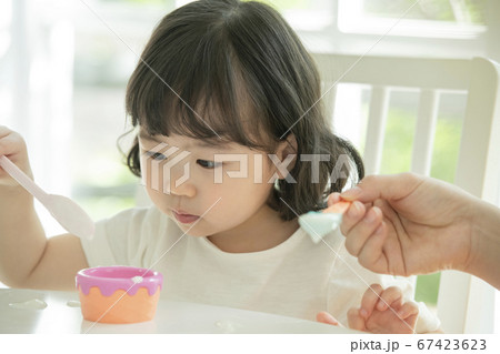 子供 ママ 母 67423623