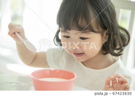 女性 女 女の子 67423630