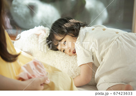 子供 娘 ママ 67423633