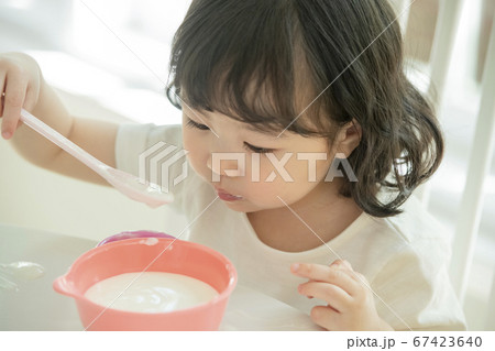 女性 女 女の子 67423640