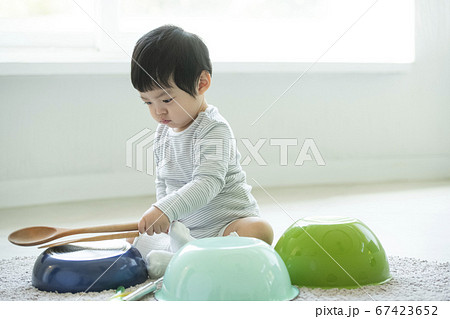 幼児 韓国人 ポートレート 67423652