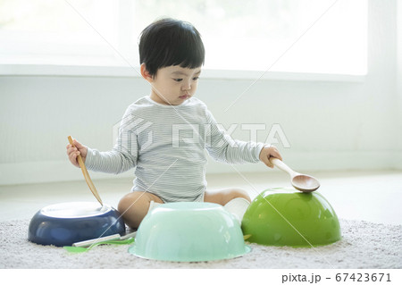 幼児 韓国人 ポートレート 67423671