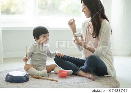 ママ 母 お母さん 67423745