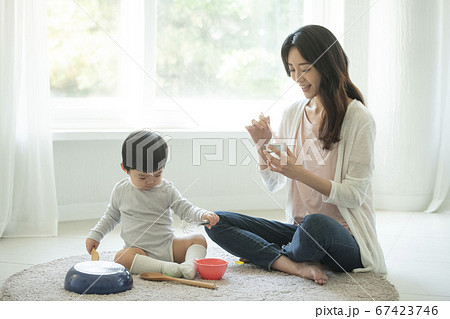 ママ 母 お母さん 67423746