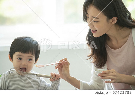 ママ 母 お母さん 67423785