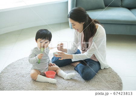 ママ 母 お母さん 67423813