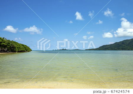 沖縄県　石垣島　崎枝湾 67424574