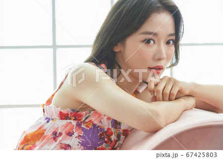20代 女性 女 67425803