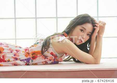 20代 女性 女 67426416