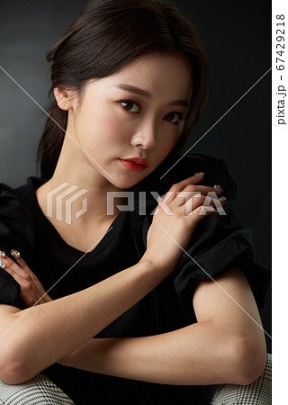 20代 女性 女 67429218