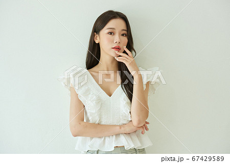 20代 女性 女 67429589