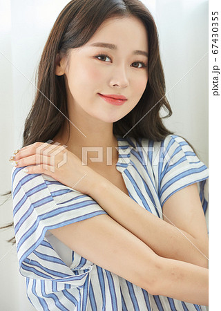 20代 女性 女 67430355