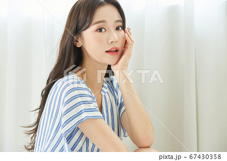 20代 女性 女 67430358