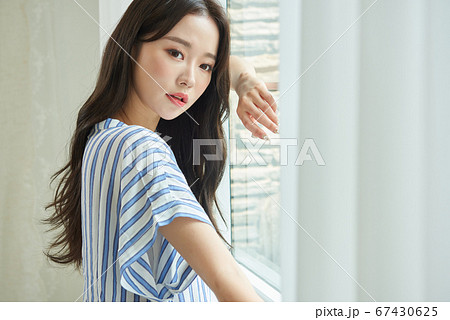 20代 女性 女 67430625