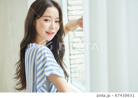 20代 女性 女 67430631