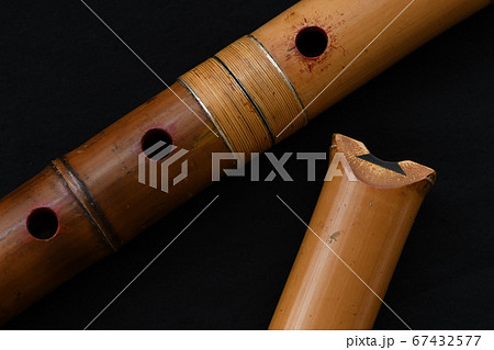 尺八 和楽器 背景黒 尺八 和楽器 背景黒 67432577