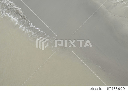 波と風の自然な景色-波となめらかな砂浜(Nature background art) 波と風の自然な景色-波となめらかな砂浜(Nature background art) 67433000