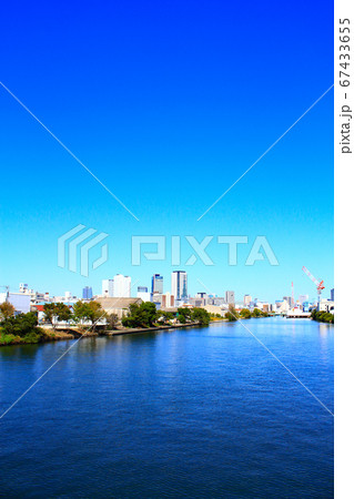 名古屋市、中川運河と名古屋駅前ビル群の風景 名古屋市、中川運河と名古屋駅前ビル群の風景 67433655