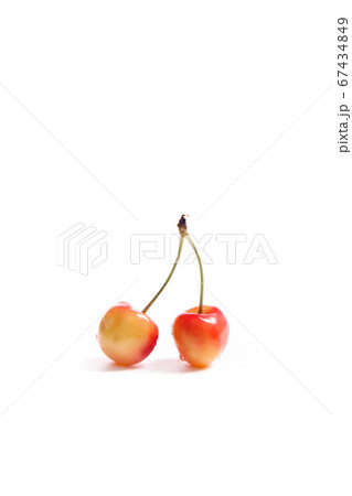 Yellow sweet cherry isolate on white 67434849