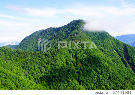 皇海山 クラシックルート 白山付近から見る皇海山 皇海山 クラシックルート 白山付近から見る皇海山 67441981