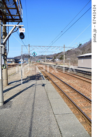 間島駅のホーム（新潟県） 67443434