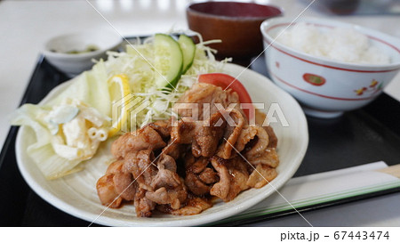 大衆食堂の焼肉定食 67443474