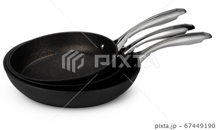 Set of new black pans isolated on white Set of new black pans isolated on white 67449190