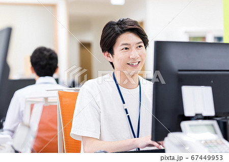 ビジネスマン、オフィス ビジネスマン、オフィス 67449953